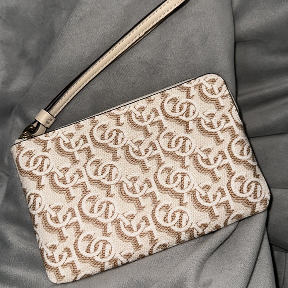 NWT coach signature beige and tan wristlet leather with maroon inside nice - Picture 7 of 7